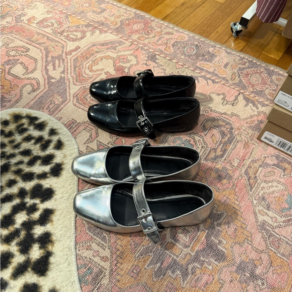 Dolce Vita Black and Silver Mary Jane Flats - Picture 4 of 4